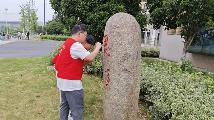 强化实践育人
