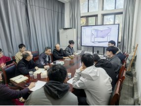 每年授课人数在160人左右